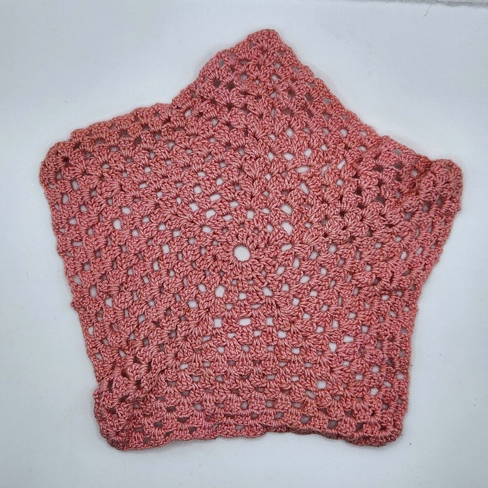 Estate Hand Crocheted Star Peach Pink Coral Doily Dresser Night Stand End Table